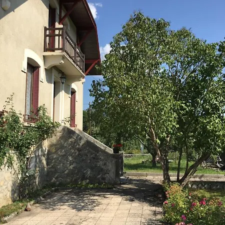 Bed & Breakfast D'hotes Des Bauges Route 26 57 *
